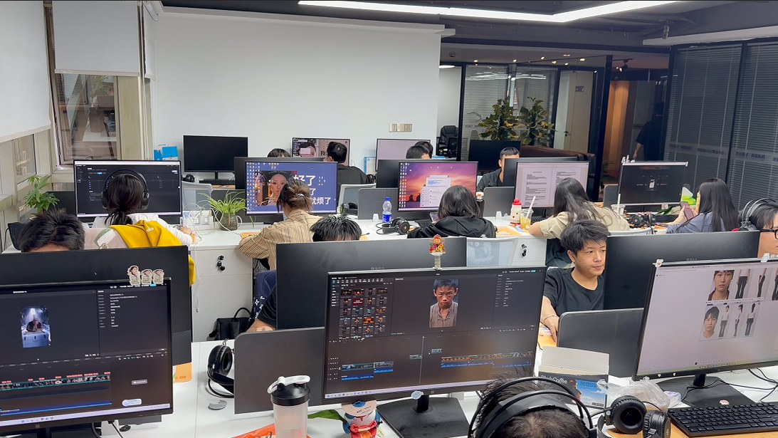 内容制作与剪辑工作现场
